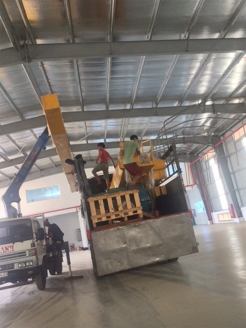 Công ty làm cầu trục, thang máy