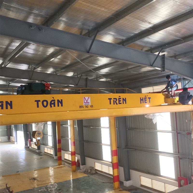 Công ty làm cầu trục, thang máy