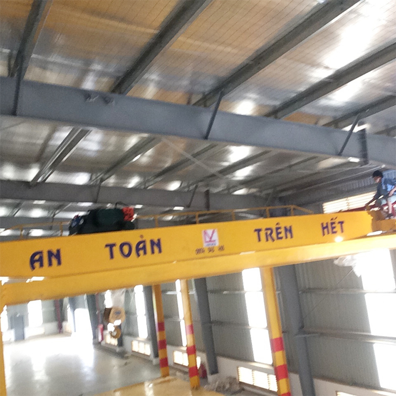 Công ty làm cầu trục, thang máy