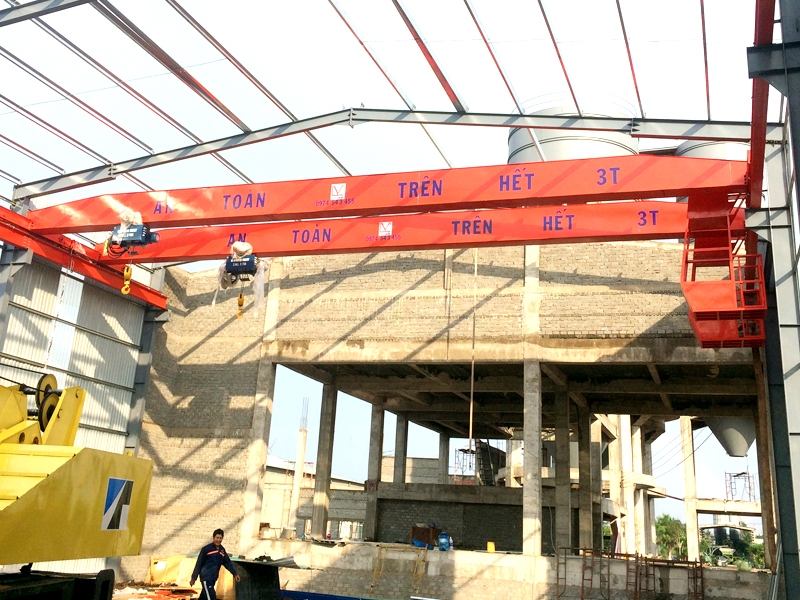 cầu trục cabin điều khiển