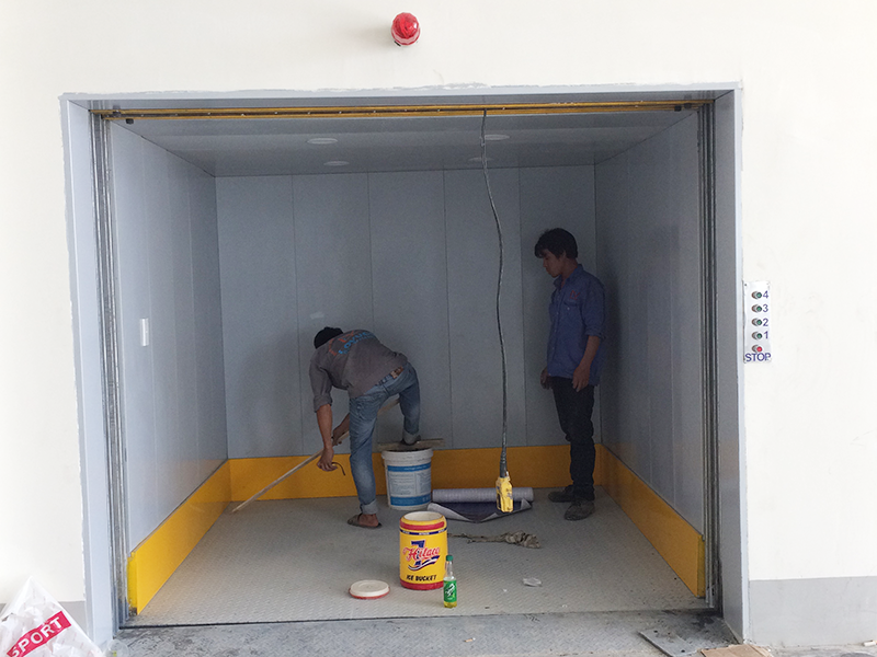 Thang máy nâng hàng kèm người 4 stop
