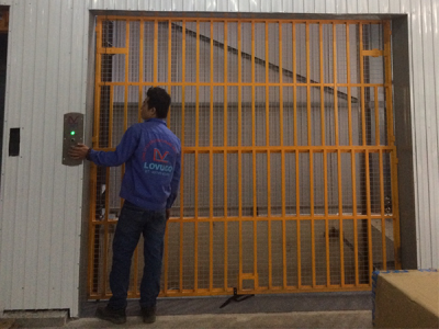 Thang máy chở hàng